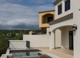 20231024000445701578000000-o